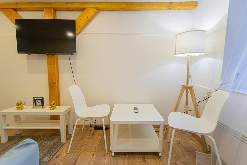 2 Bedroom Apartment In The Dob Street, Emerald 부다페스트 외부 사진